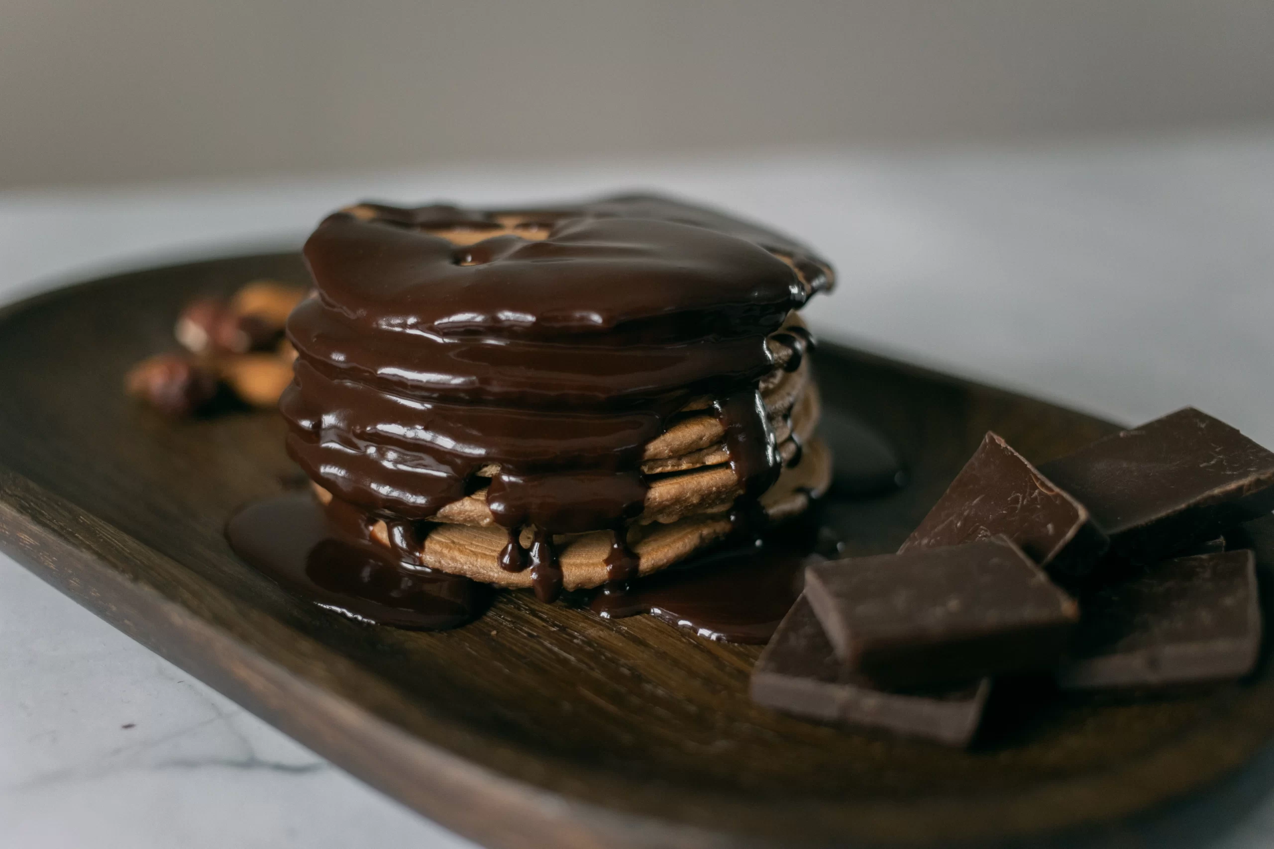 As 7 melhores coberturas de chocolate para bolos, tortas e sorvetes