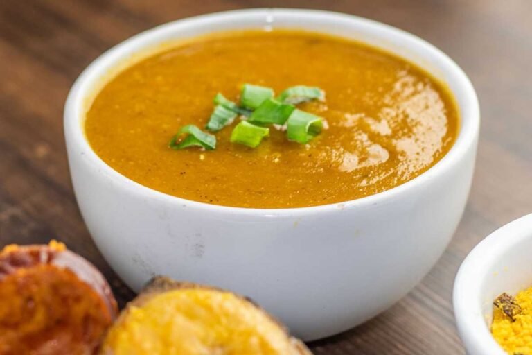 Caldo de Mandioca com Carne Moída
