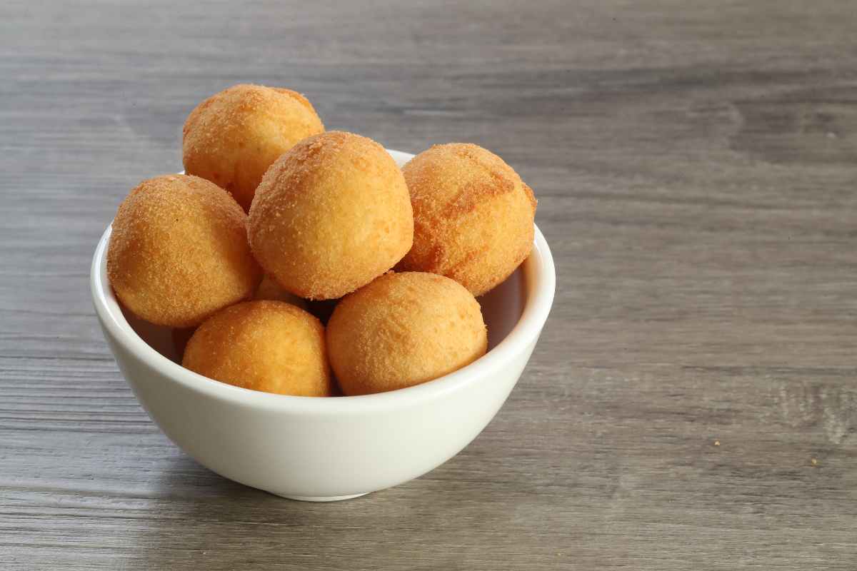 Bolinho de Ricota com Muçarela