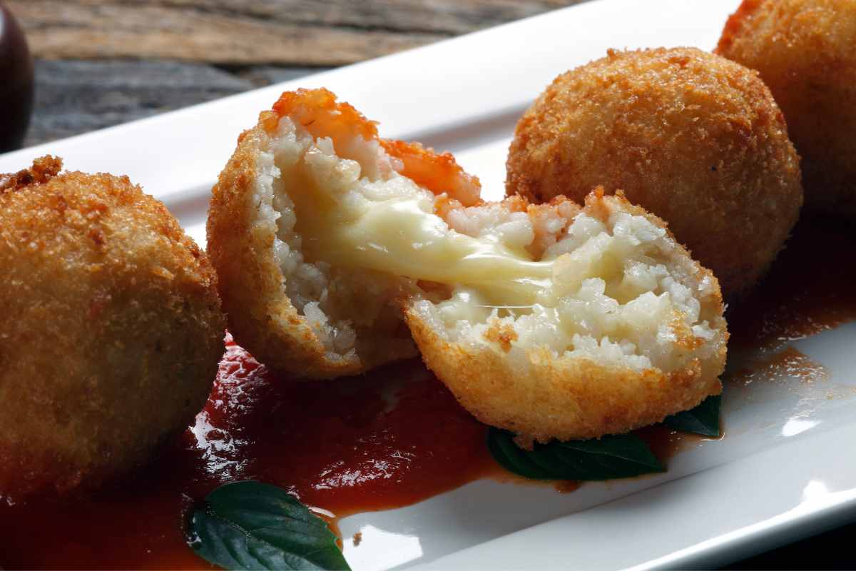 Bolinho de Arroz com Queijo