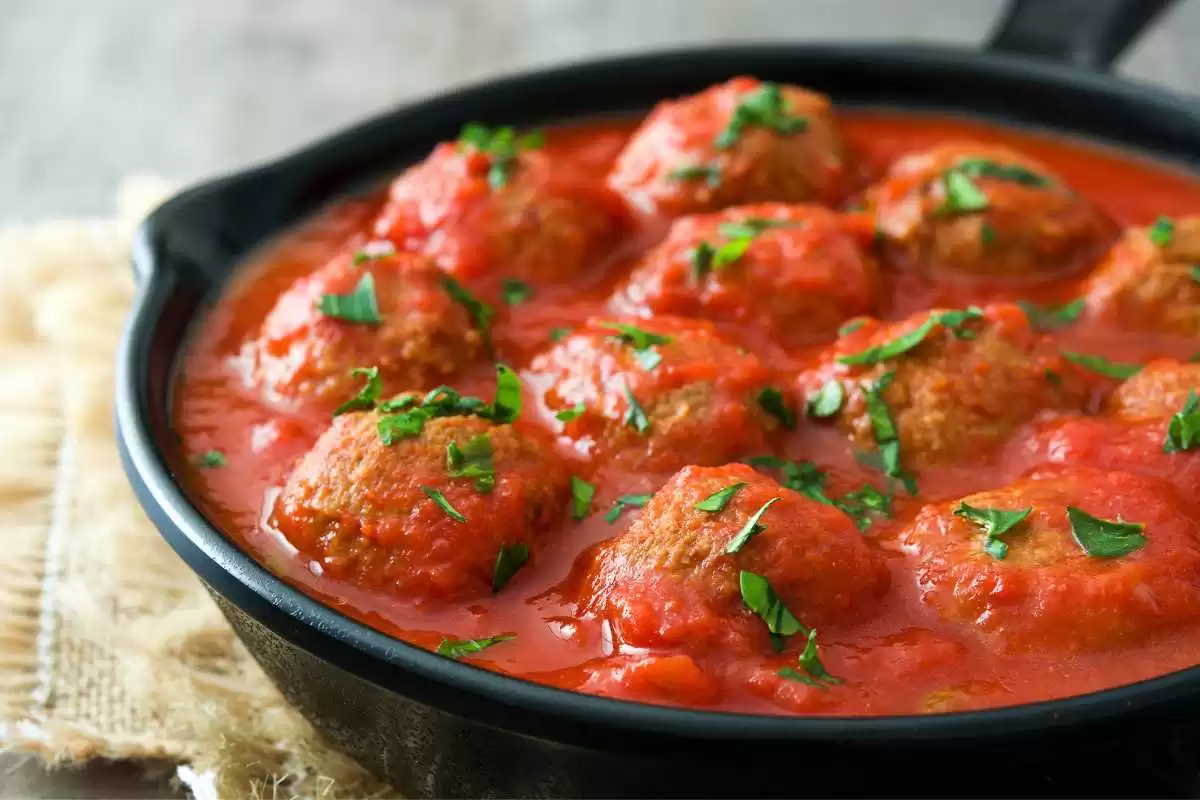 Almôndegas ao Molho de Tomate