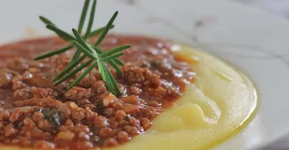 Angu a Baiana de Carne Moída