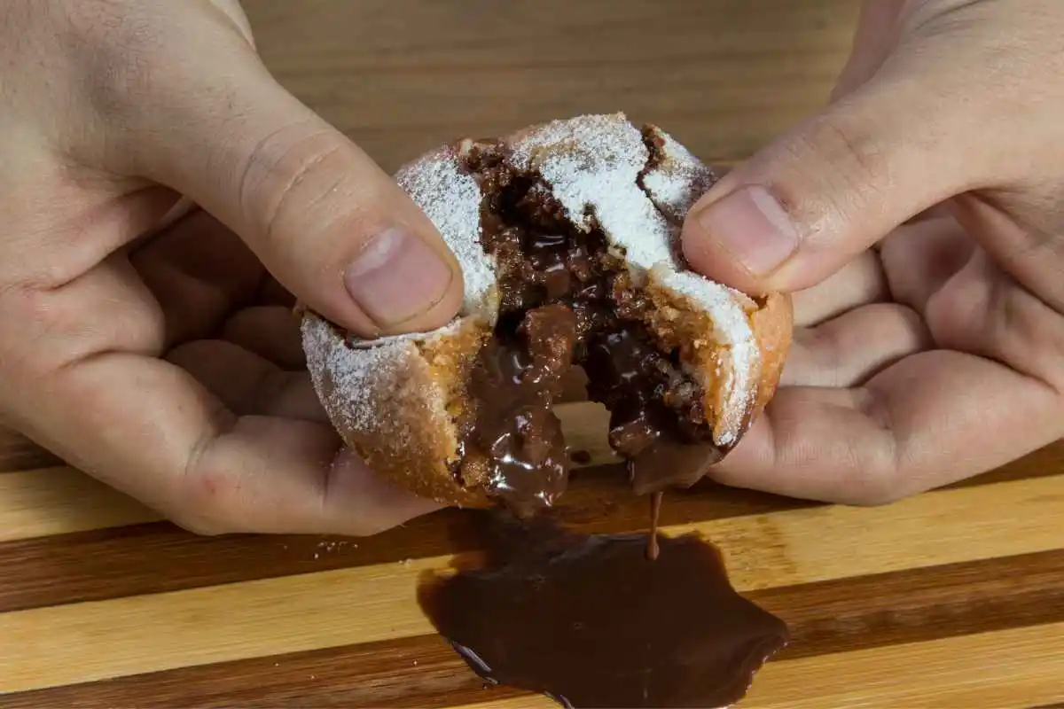 Bolinho que já vem Recheado de Chocolate