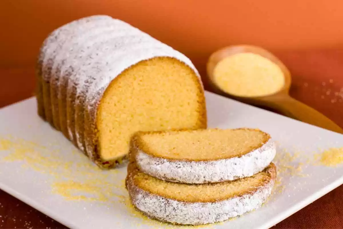 Bolo de Fubá com Iogurte