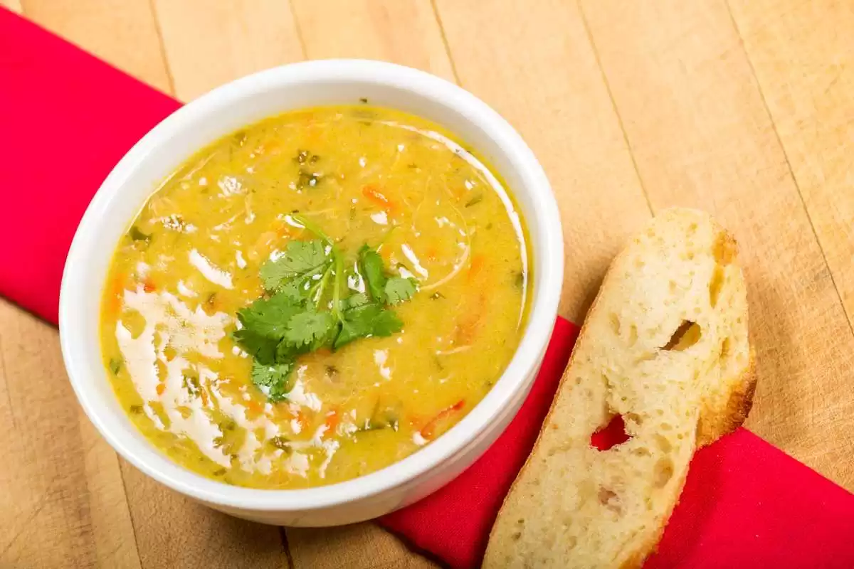 Caldo de Frango com Batatas