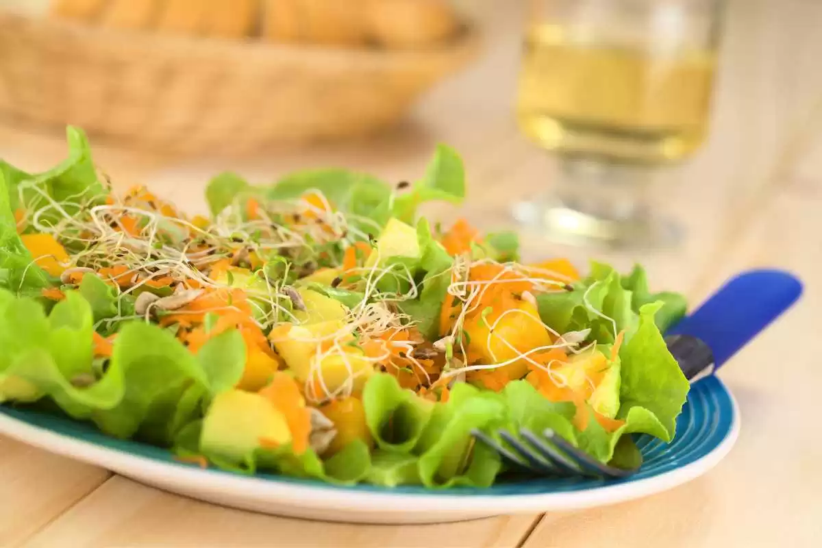 Salada de Alho-Poró com Manga