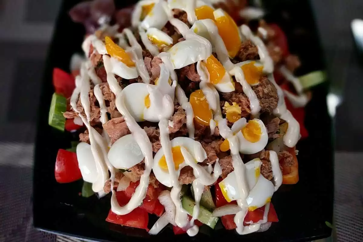 Salada de Atum com Ovos Cozidos