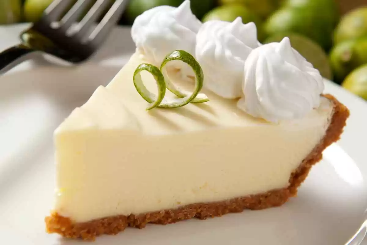 Torta de Limão com Chantilly