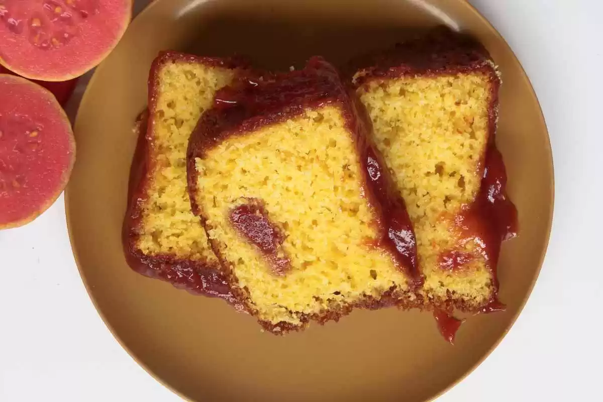 Bolo Caipira com Goiabada