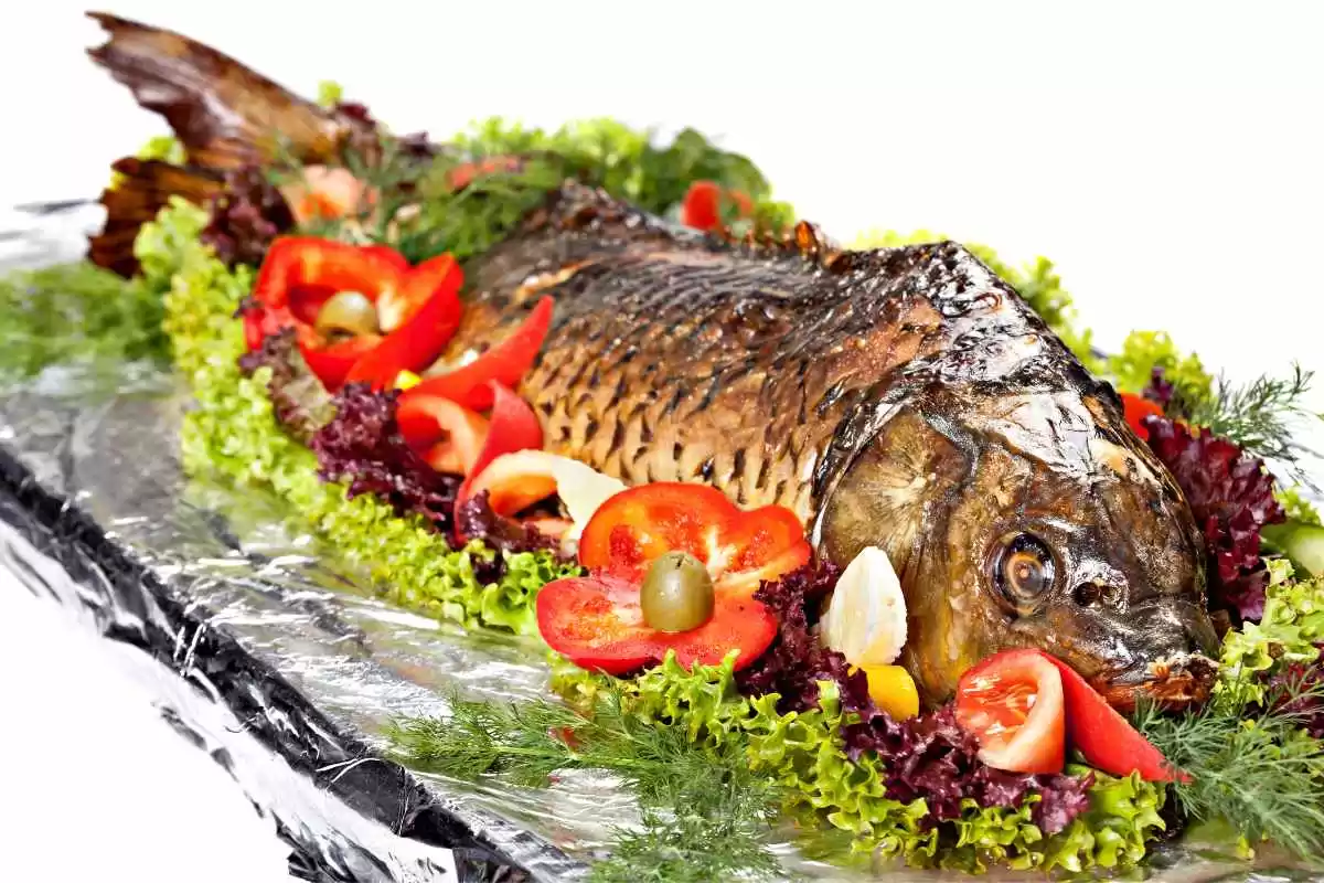 Peixe Inteiro Assado com Legumes